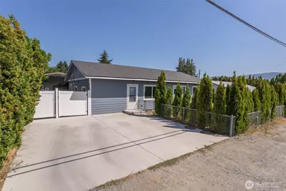 17 S Kentucky Avenue, East Wenatchee, WA 98802 - Photo 1