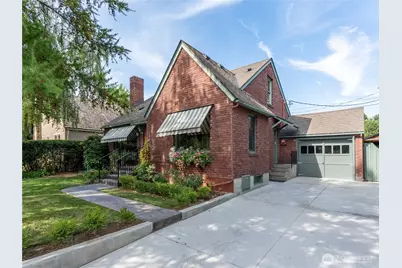 8 Harrison Street, Wenatchee, WA 98801 - Photo 1