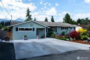 324 E Hillcrest Dr, Port Angeles, WA 98362 - Photo 1