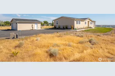 7654 Bouldercrest Road NE, Moses Lake, WA 98837 - Photo 1