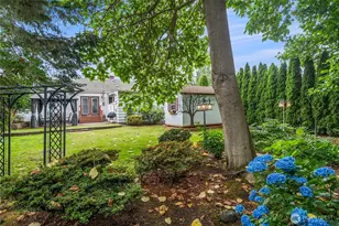 2658 35th Ave W, Seattle, WA 98199 - Photo 1