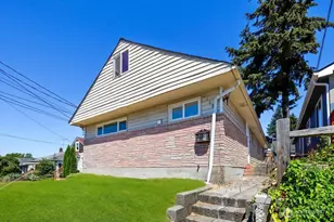 2108 7th St, Bremerton, WA 98312 - Photo 1