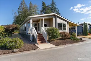 535 NE Saturn Ln, Bremerton, WA 98311 - Photo 1