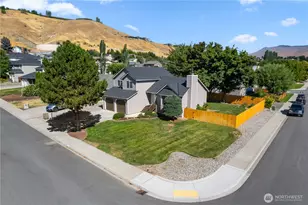 1902 Pensione Pl, Wenatchee, WA 98801 - Photo 1