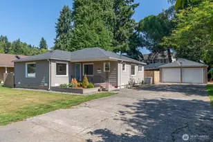 412 NW 7th Ave, Kelso, WA 98626 - Photo 1