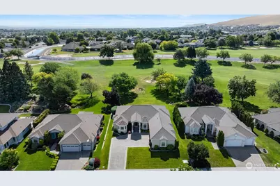 1209 W Canyon Lakes Drive, Kennewick, WA 99337 - Photo 1