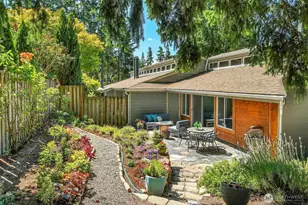 15300 NE 15th Pl, Bellevue, WA 98007 - Photo 1