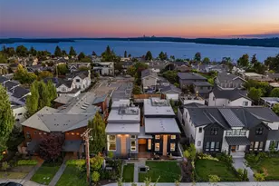 421 14th Ave W, Kirkland, WA 98033 - Photo 1