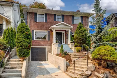 923 33rd Avenue, Seattle, WA 98122 - Photo 1