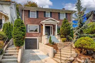 923 33rd Ave, Seattle, WA 98122 - Photo 1