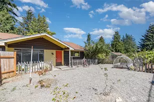 154 NE 194th St, Shoreline, WA 98155 - Photo 1