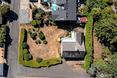 10523 Exeter Avenue NE, Seattle, WA 98125 - Photo 1