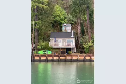 17015 Cove Walk SW, Vashon, WA 98070 - Photo 1