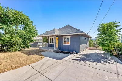 747 S Chelan Avenue, Wenatchee, WA 98801 - Photo 1