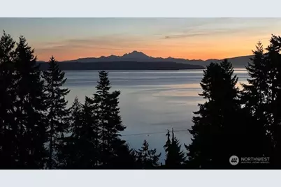 305 Alta Vista Avenue, Coupeville, WA 98239 - Photo 1