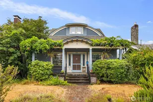 4321 Densmore Ave N, Seattle, WA 98103 - Photo 1