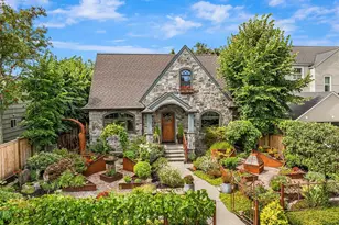 2563 W Viewmont Wy W, Seattle, WA 98199 - Photo 1