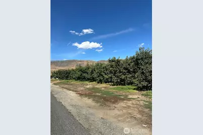 539 S Webb Avenue, East Wenatchee, WA 98802 - Photo 1