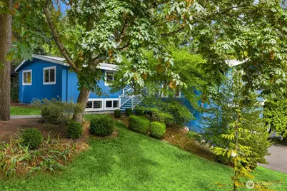 6930 94th Avenue SE, Mercer Island, WA 98040 - Photo 1