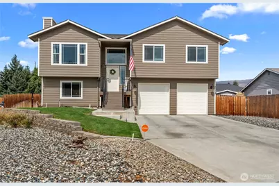2533 NE Noble Loop, East Wenatchee, WA 98802 - Photo 1