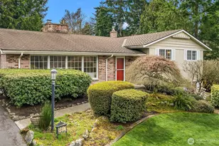 9617 NE 32nd St, Clyde Hill, WA 98004 - Photo 1