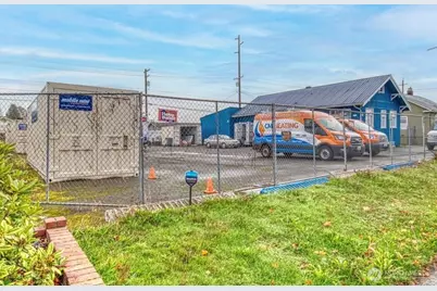 1323 Broadway Avenue, Everett, WA 98201 - Photo 1