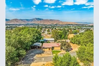 2152 Sunset Hwy, East Wenatchee, WA 98802 - Photo 1