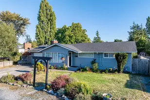 583 SE 6th Ave, Oak Harbor, WA 98277 - Photo 1