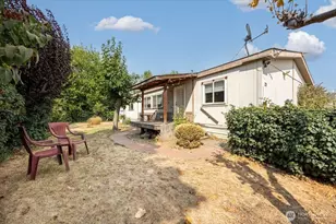 205 Pleasant Ave, Grandview, WA 98930 - Photo 1