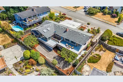 1014 S 234th Place, Des Moines, WA 98198 - Photo 1