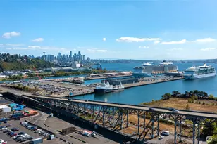 2325 W Plymouth St, Seattle, WA 98199 - Photo 1