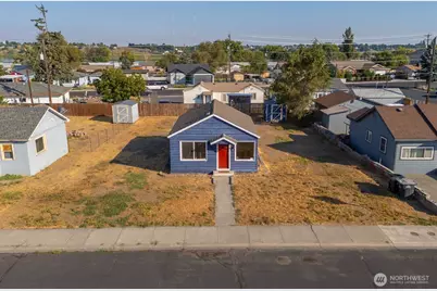 2135 W Neppel Street, Moses Lake, WA 98837 - Photo 1