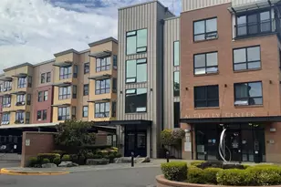 210 W Pioneer Ave, Puyallup, WA 98371 - Photo 1