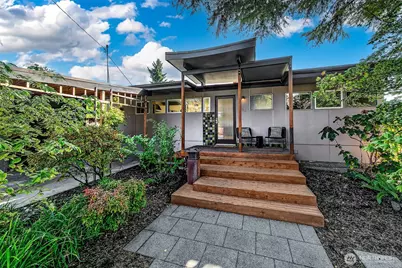 123 N 40th Street, Seattle, WA 98103 - Photo 1