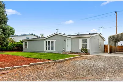 824 Garden Plaza, East Wenatchee, WA 98802 - Photo 1