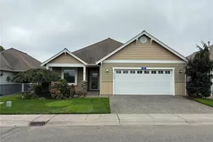 800 Farmington Dr, Burlington, WA 98233 - Photo 1