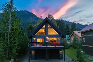 891 Hyak Dr E, Snoqualmie Pass, WA 98068 - Photo 1