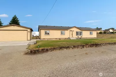 416 N Warren St, Waterville, WA 98858 - Photo 1