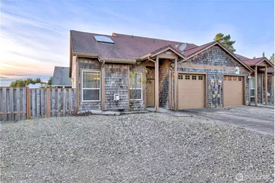 138 28th Street NW, Long Beach, WA 98631 - Photo 1