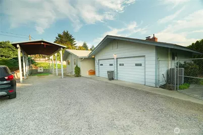 902 N Kenroy Terrace, East Wenatchee, WA 98802 - Photo 1