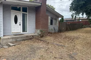 1209 Davis St, Milton-Freewater, OR 97862 - Photo 1