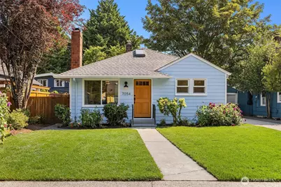 7054 38th Avenue NE, Seattle, WA 98115 - Photo 1