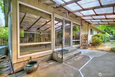 11731 Bartlett Avenue NE, Seattle, WA 98125 - Photo 1