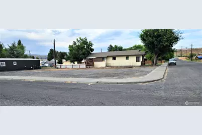 215 N Elder Street, Soap Lake, WA 98851 - Photo 1