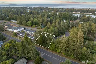 605 Sunset Ave NE, Ocean Shores, WA 98569 - Photo 1