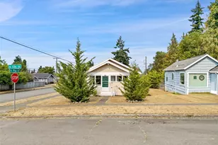 437 W 13th St, Port Angeles, WA 98362 - Photo 1