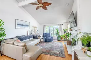 15266 Sunwood Blvd, Tukwila, WA 98188 - Photo 1