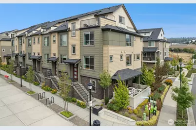 1048 7th Avenue NE, Issaquah, WA 98029 - Photo 1