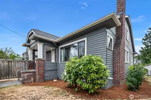 5020 7th Ave NE, Seattle, WA 98105 - Photo 1