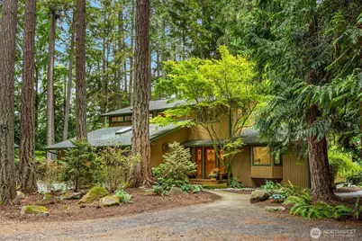 13098 Manzanita Road NE, Bainbridge Island, WA 98110 - Photo 1